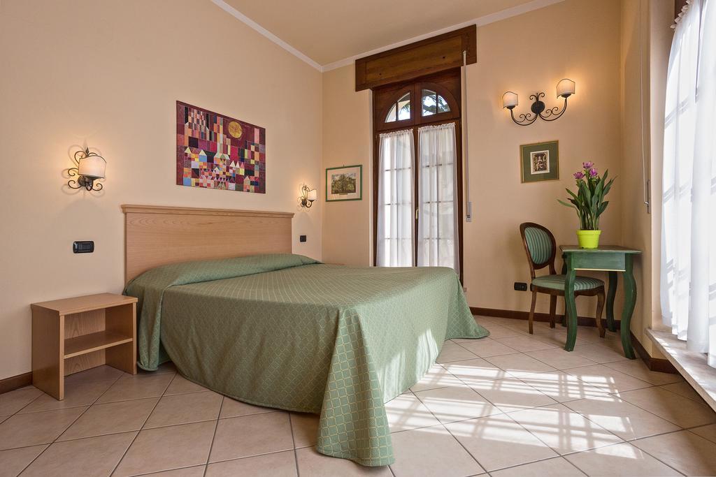 فيرونا سكن Villa Mainard الغرفة الصورة